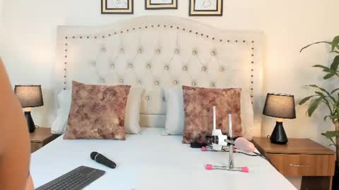 NATHALIA MORENO online show from July 6, 12:24 pm