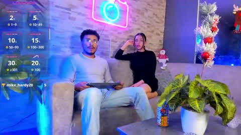 noa_n_luxy online show from December 5, 3:59 am