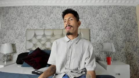 Noah online show from March 27, 7:24 pm