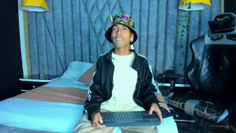 Noah online show from May 12, 3:47 am