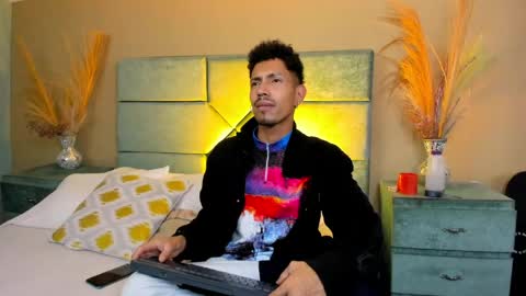 Noah online show from May 25, 4:29 am