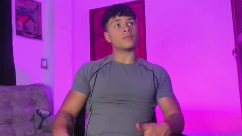 noah_223 online show from February 14, 7:16 am