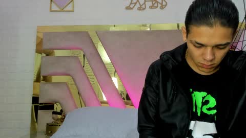 Zoe  online show from March 31, 1:33 pm