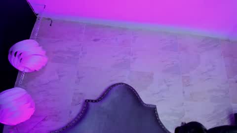 Zoe  online show from April 18, 4:16 am