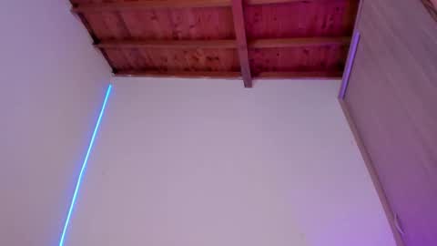 Sara  online show from February 3, 6:40 am