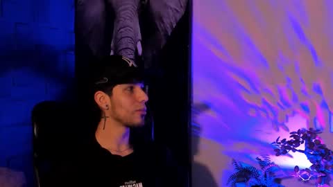 Noah Brigth online show from November 11, 12:43 am