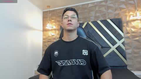 Noah online show from February 22, 6:06 pm