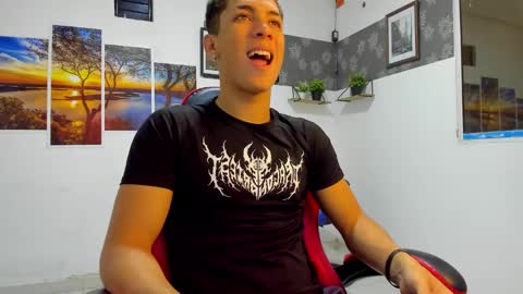 noah_flynn1 online show from February 4, 10:32 am