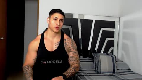 Snapshot of noah_harris01 chatting on February 14, 1:02 am Noah Harris01 online show from February 14, 1:02 am