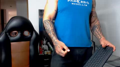 Noah Harris01 online show from October 23, 11:53 am