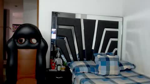 Noah Harris01 online show from February 17, 12:01 pm