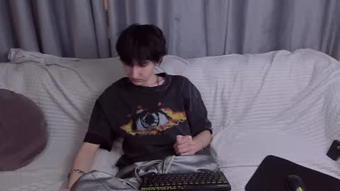 Noah online show from October 4, 1:42 pm