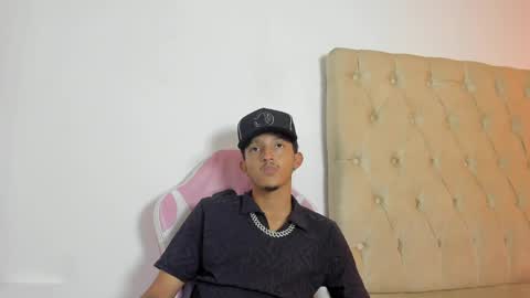 Snapshot of noah_jacksxn chatting on May 22, 5:03 am noah_jacksxn online show from May 22, 5:03 am