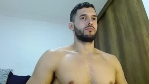 Snapshot of noah_jhonsonn chatting on January 17, 1:05 pm Noah online show from January 17, 1:05 pm