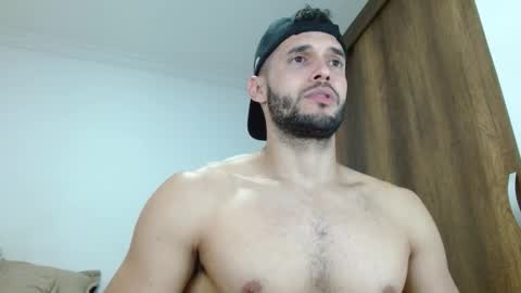 Snapshot of noah_jhonsonn chatting on February 5, 4:22 pm Noah online show from February 5, 4:22 pm