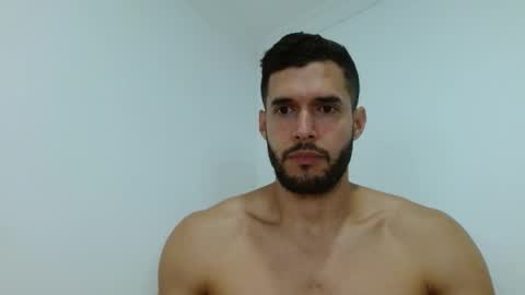 Snapshot of noah_jhonsonn chatting on February 9, 11:36 am Noah online show from February 9, 11:36 am