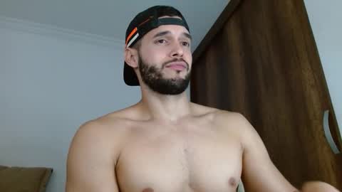 Snapshot of noah_jhonsonn chatting on February 12, 5:52 pm Noah online show from February 12, 5:52 pm