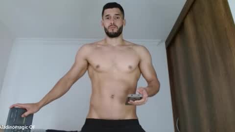 Snapshot of noah_jhonsonn chatting on February 20, 5:35 pm Noah online show from February 20, 5:35 pm