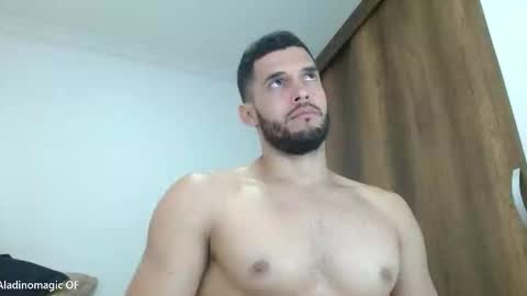 Snapshot of noah_jhonsonn chatting on February 21, 1:23 pm Noah online show from February 21, 1:23 pm