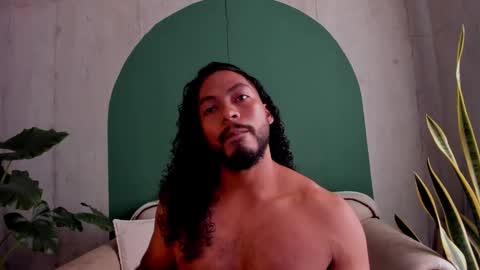 Snapshot of noah_jones__ chatting on November 13, 4:50 pm Noah online show from November 13, 4:50 pm