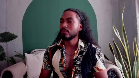 Snapshot of noah_jones__ chatting on November 19, 4:51 pm Noah online show from November 19, 4:51 pm