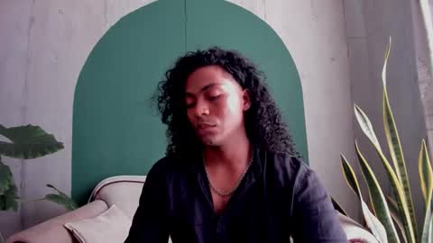 Snapshot of noah_jones__ chatting on November 20, 6:40 pm Noah online show from November 20, 6:40 pm