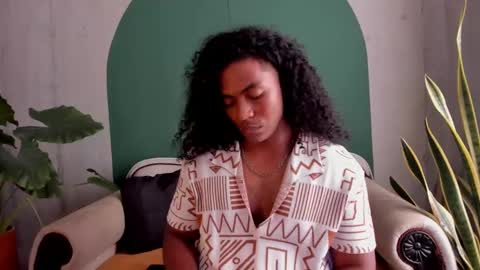 Snapshot of noah_jones__ chatting on November 21, 5:11 pm Noah online show from November 21, 5:11 pm