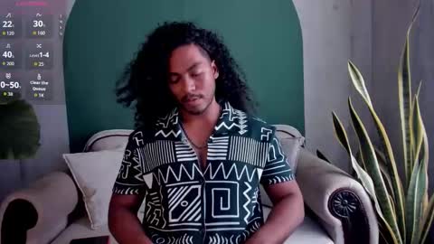 Snapshot of noah_jones__ chatting on December 3, 4:05 pm Noah online show from December 3, 4:05 pm