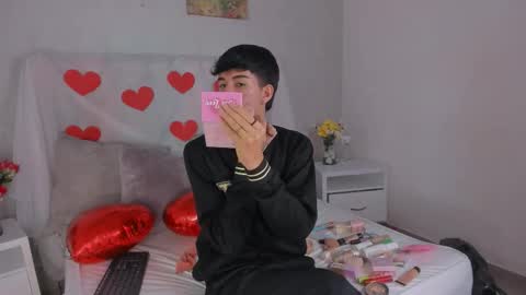 Snapshot of noah_lewiss chatting on February 18, 11:17 am NOAH online show from February 18, 11:17 am