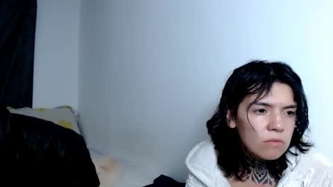 Snapshot of noah_martini chatting on February 19, 11:14 pm noah hehim online show from February 19, 11:14 pm