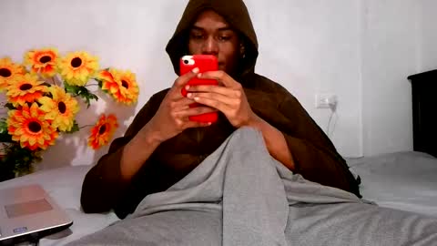 Snapshot of noah_miller7 chatting on October 31, 11:55 am Noah Millers online show from October 31, 11:55 am