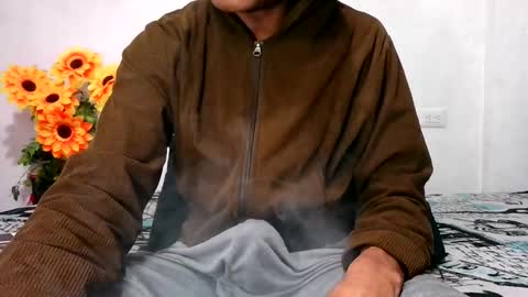 Snapshot of noah_miller7 chatting on November 29, 9:45 am Noah Millers online show from November 29, 9:45 am