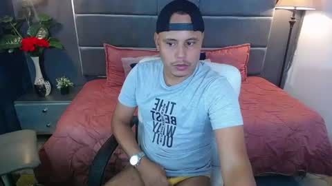 Snapshot of noah_oliver1 chatting on June 16, 1:08 am NOAH online show from June 16, 1:08 am