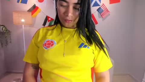Noemy online show from June 17, 1:01 pm