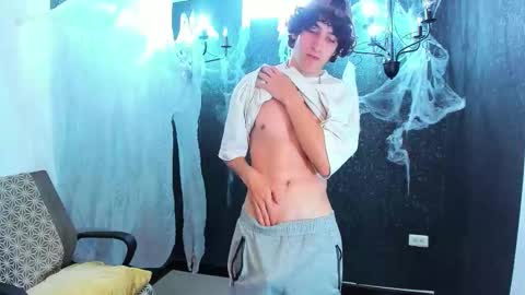 Snapshot of noah_sokolov chatting on October 16, 6:09 pm noah_sokolov online show from October 16, 6:09 pm