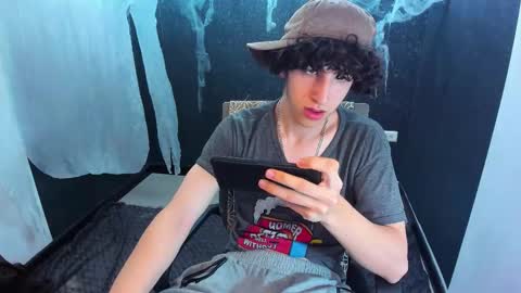 Snapshot of noah_sokolov chatting on October 18, 7:03 pm noah_sokolov online show from October 18, 7:03 pm