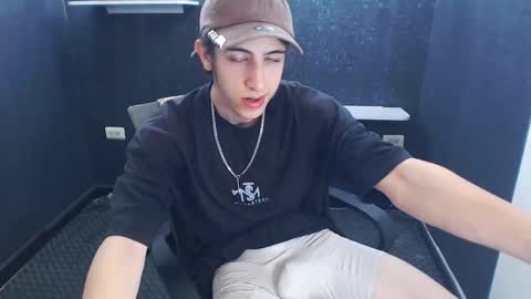 Snapshot of noah_sokolov chatting on November 26, 2:40 pm noah_sokolov online show from November 26, 2:40 pm