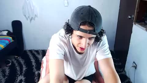 Snapshot of noah_sokolov_ chatting on June 5, 10:15 pm Kervs online show from June 5, 10:15 pm