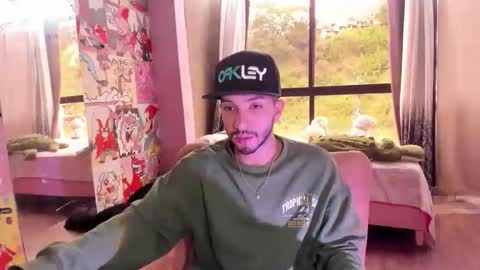 Snapshot of noah_walker18 chatting on January 6, 8:45 pm noah_walker18 online show from January 6, 8:45 pm