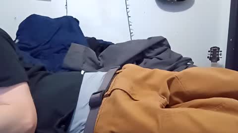 Noah Wesley online show from December 8, 1:46 am