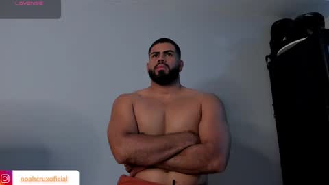 Noah online show from November 1, 7:38 pm