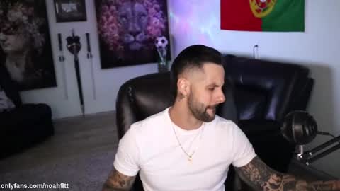 Snapshot of noahfitt chatting on June 26, 3:00 am Noah Fitt online show from June 26, 3:00 am