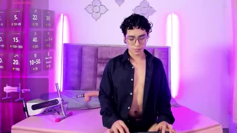 noahjhoness online show from October 2, 1:18 pm