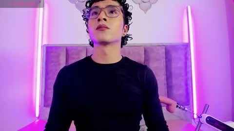noahjhoness online show from October 7, 7:22 pm