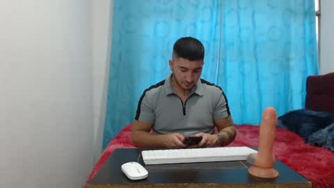 noahmurillo online show from May 9, 9:53 pm