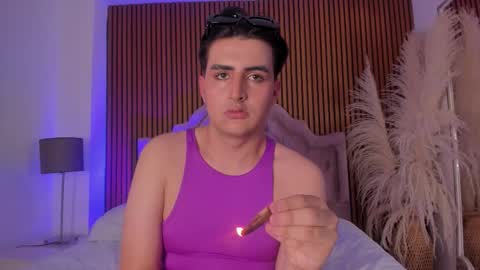 Snapshot of noahwolff_ chatting on February 15, 7:51 am Noah online show from February 15, 7:51 am