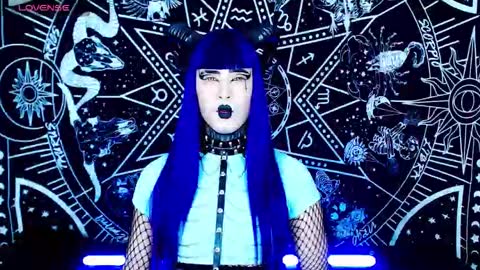 caroline online show from October 17, 12:47 am