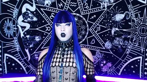 caroline online show from April 7, 9:48 pm