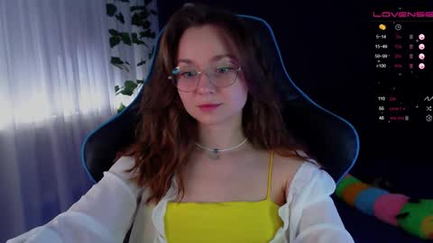 Snapshot of nochnoye_soltse chatting on December 6, 8:29 pm Sun or Luna online show from December 6, 8:29 pm