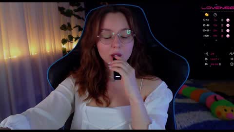 Snapshot of nochnoye_soltse chatting on December 17, 8:32 pm Sun or Luna online show from December 17, 8:32 pm